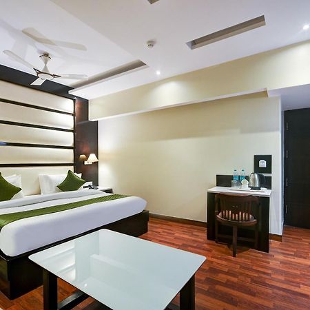 Hotel Geet Deluxe Új-Delhi Kültér fotó
