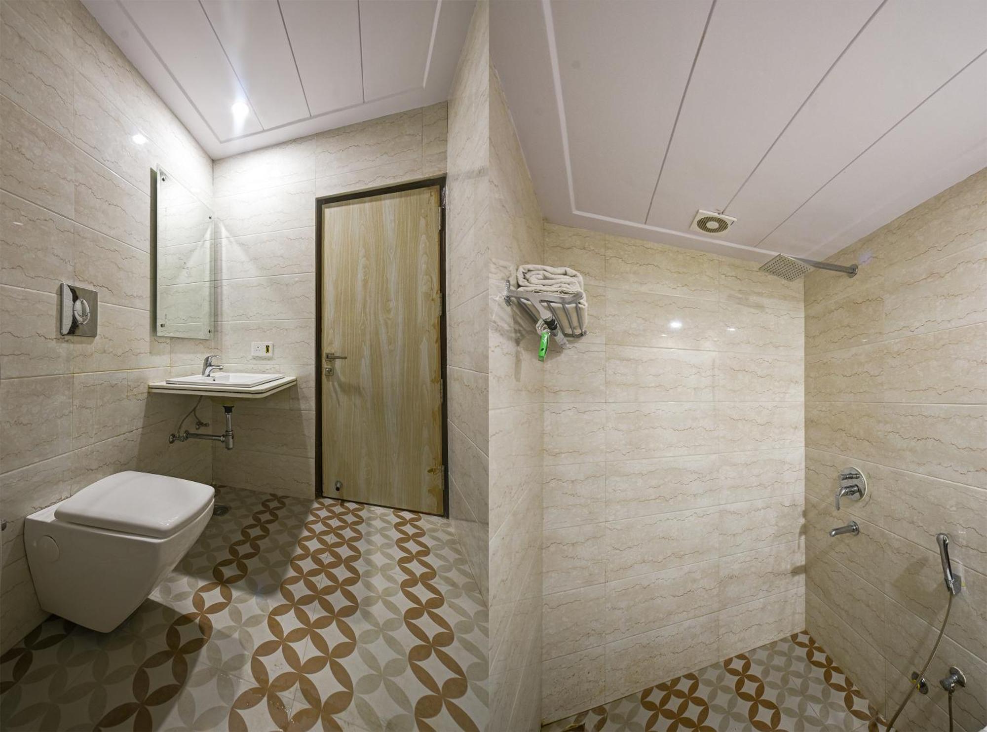 Hotel Geet Deluxe Új-Delhi Kültér fotó