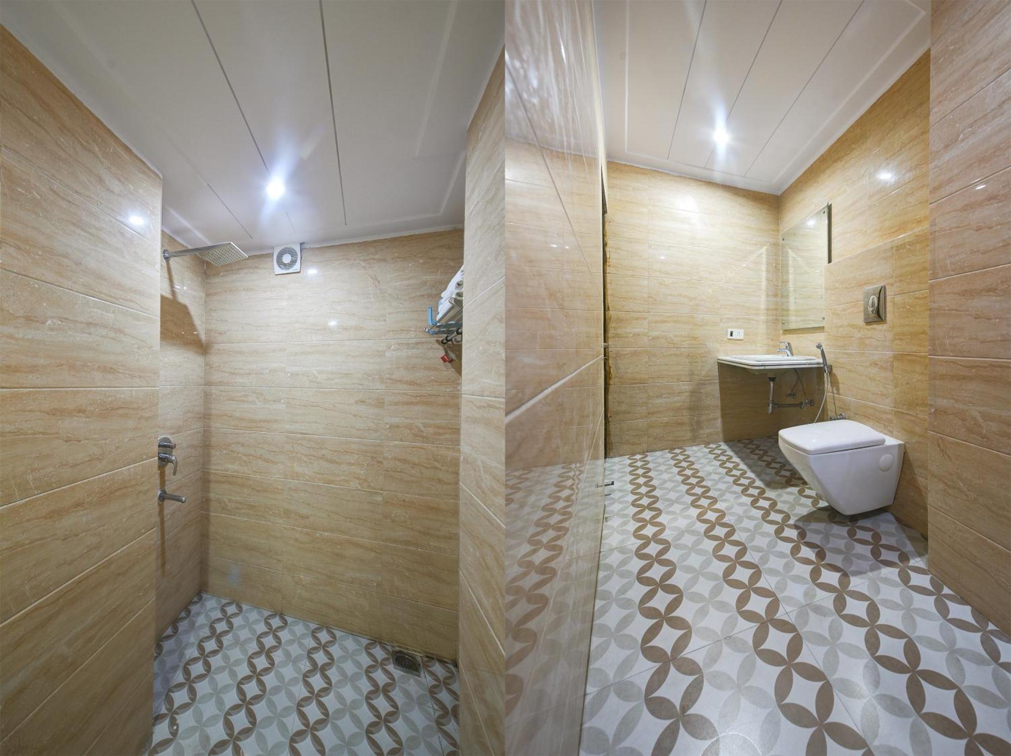 Hotel Geet Deluxe Új-Delhi Kültér fotó