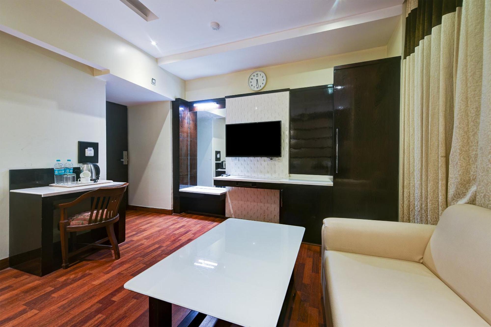 Hotel Geet Deluxe Új-Delhi Kültér fotó