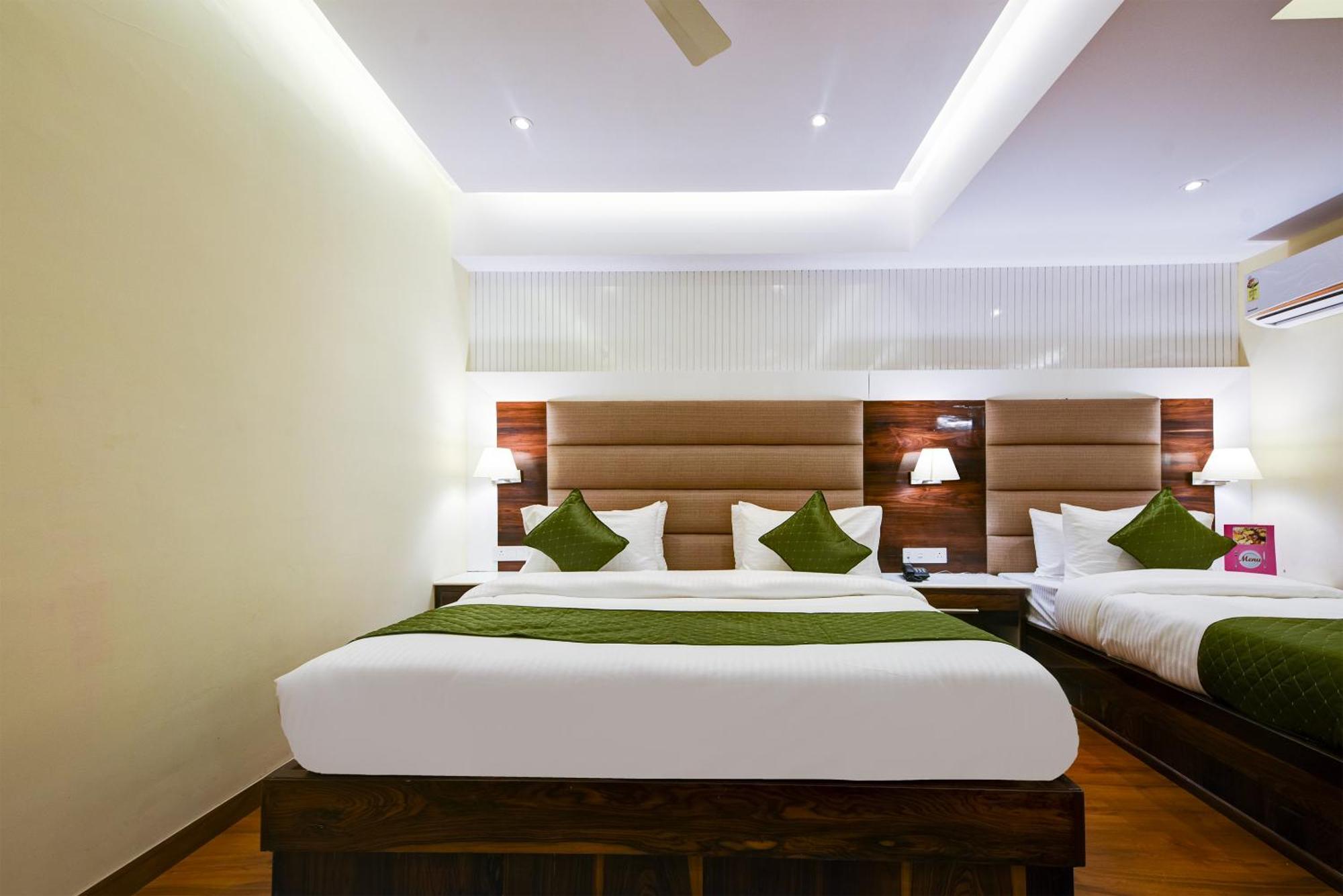 Hotel Geet Deluxe Új-Delhi Kültér fotó