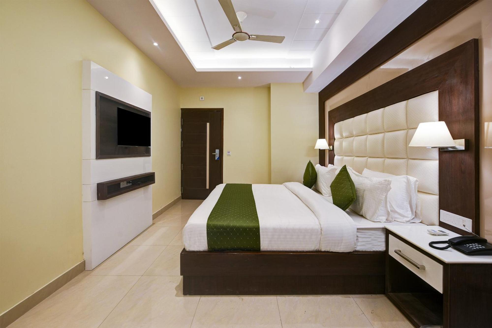 Hotel Geet Deluxe Új-Delhi Kültér fotó
