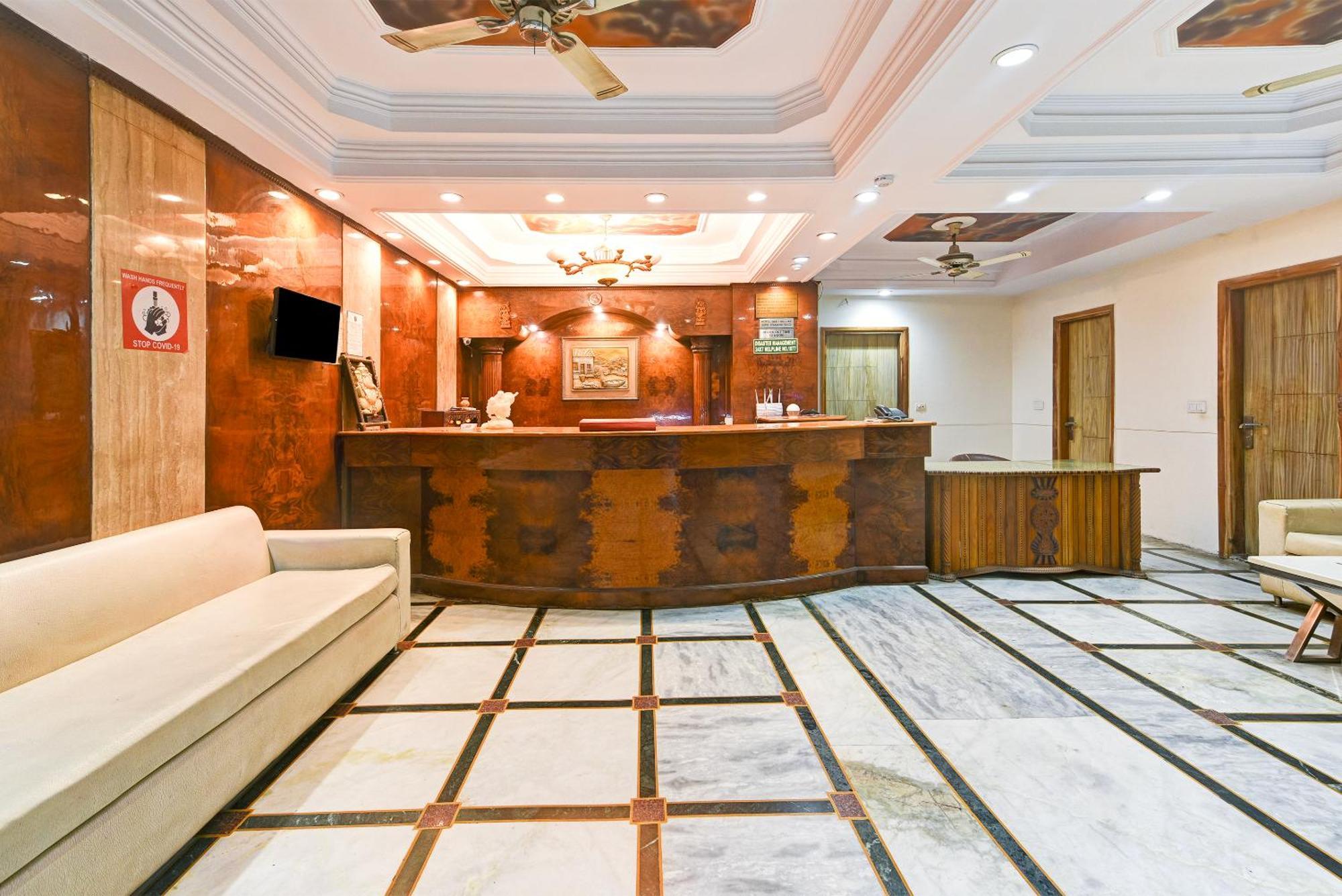 Hotel Geet Deluxe Új-Delhi Kültér fotó