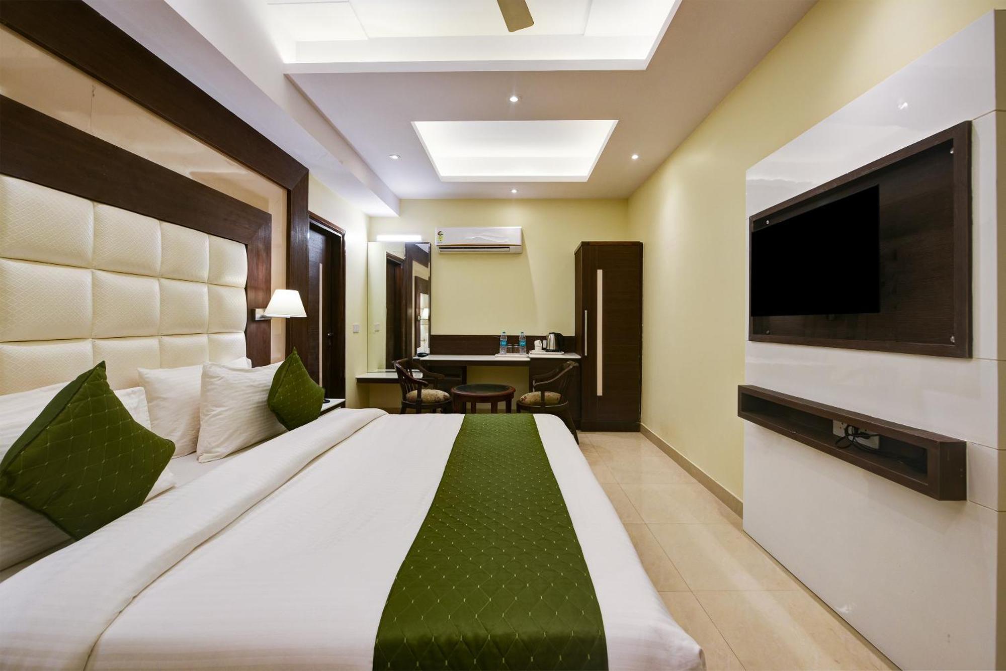 Hotel Geet Deluxe Új-Delhi Kültér fotó