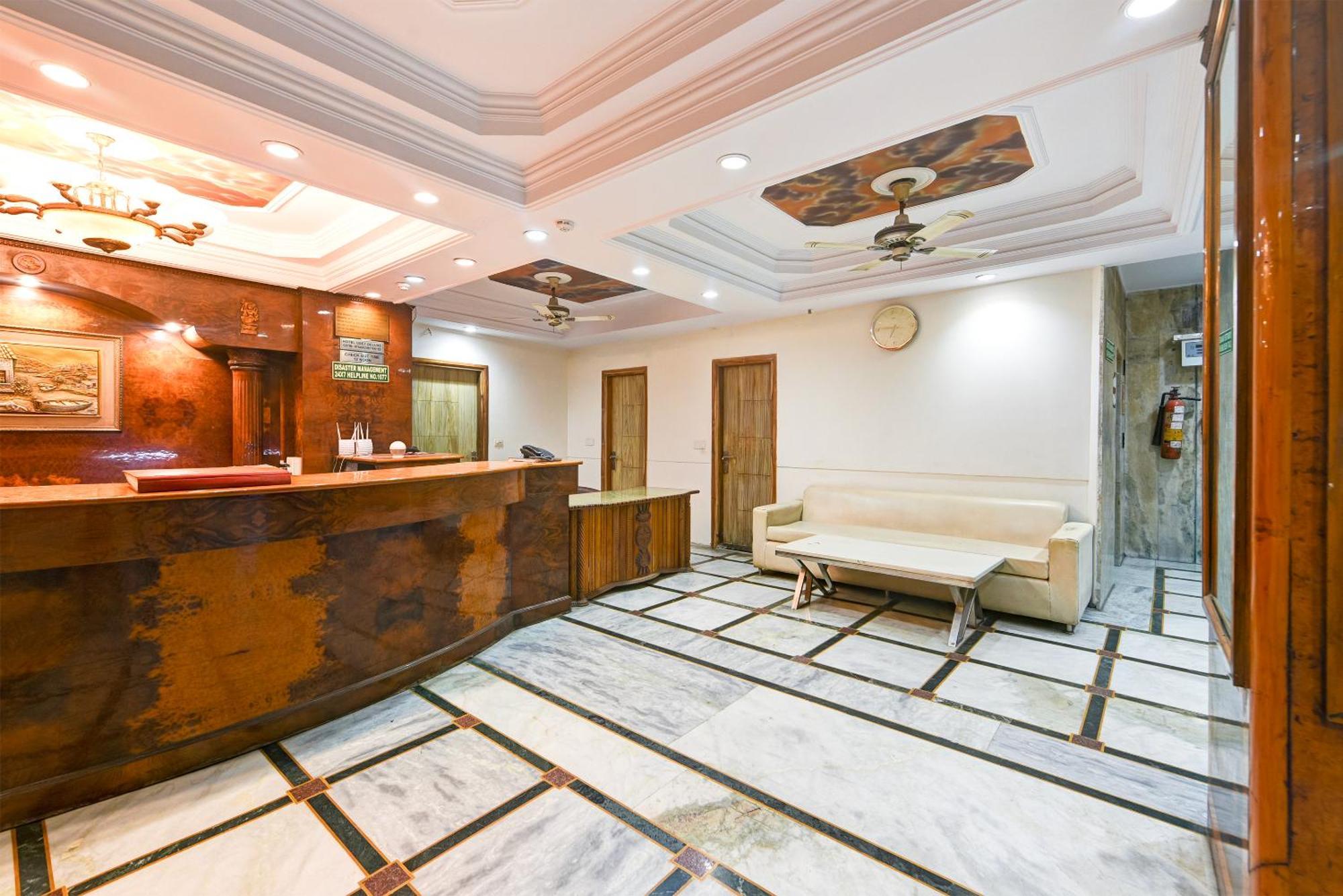 Hotel Geet Deluxe Új-Delhi Kültér fotó