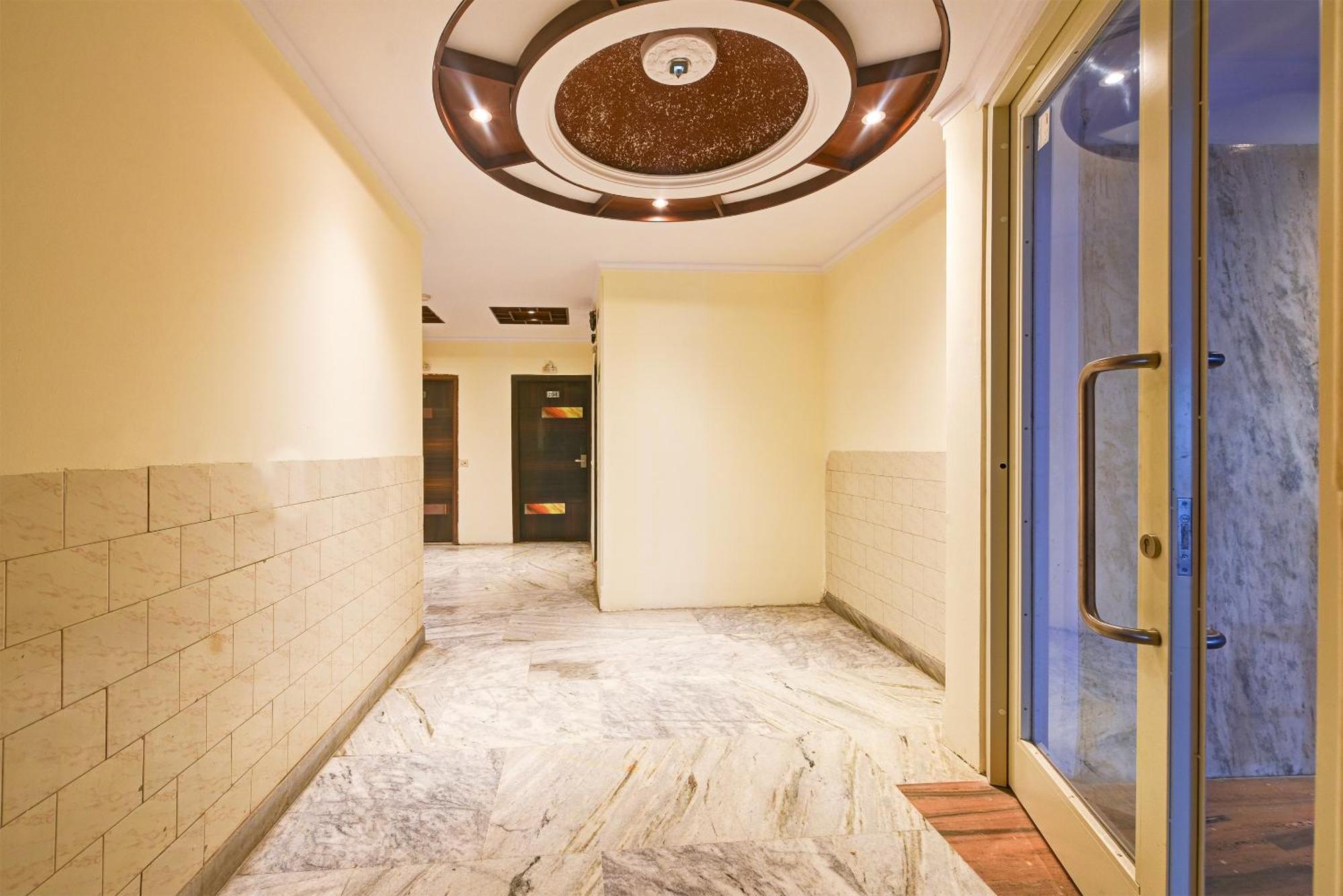 Hotel Geet Deluxe Új-Delhi Kültér fotó